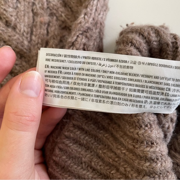 Abercrombie and Fitch ultra cozy thick turtleneck sweater light brown - Picture 2 of 3